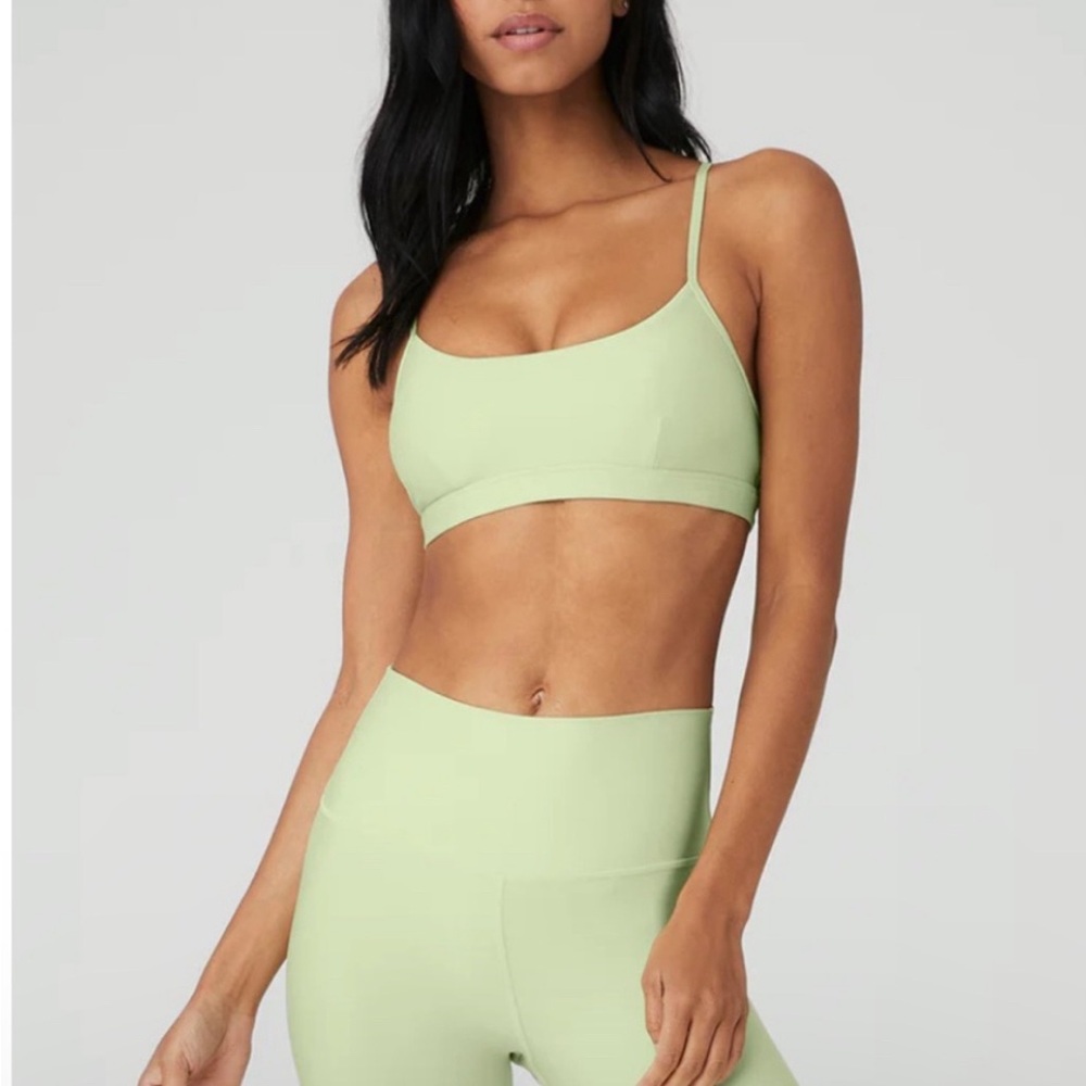 Alo Airlift Intrigue Bra in Iced Green Tea